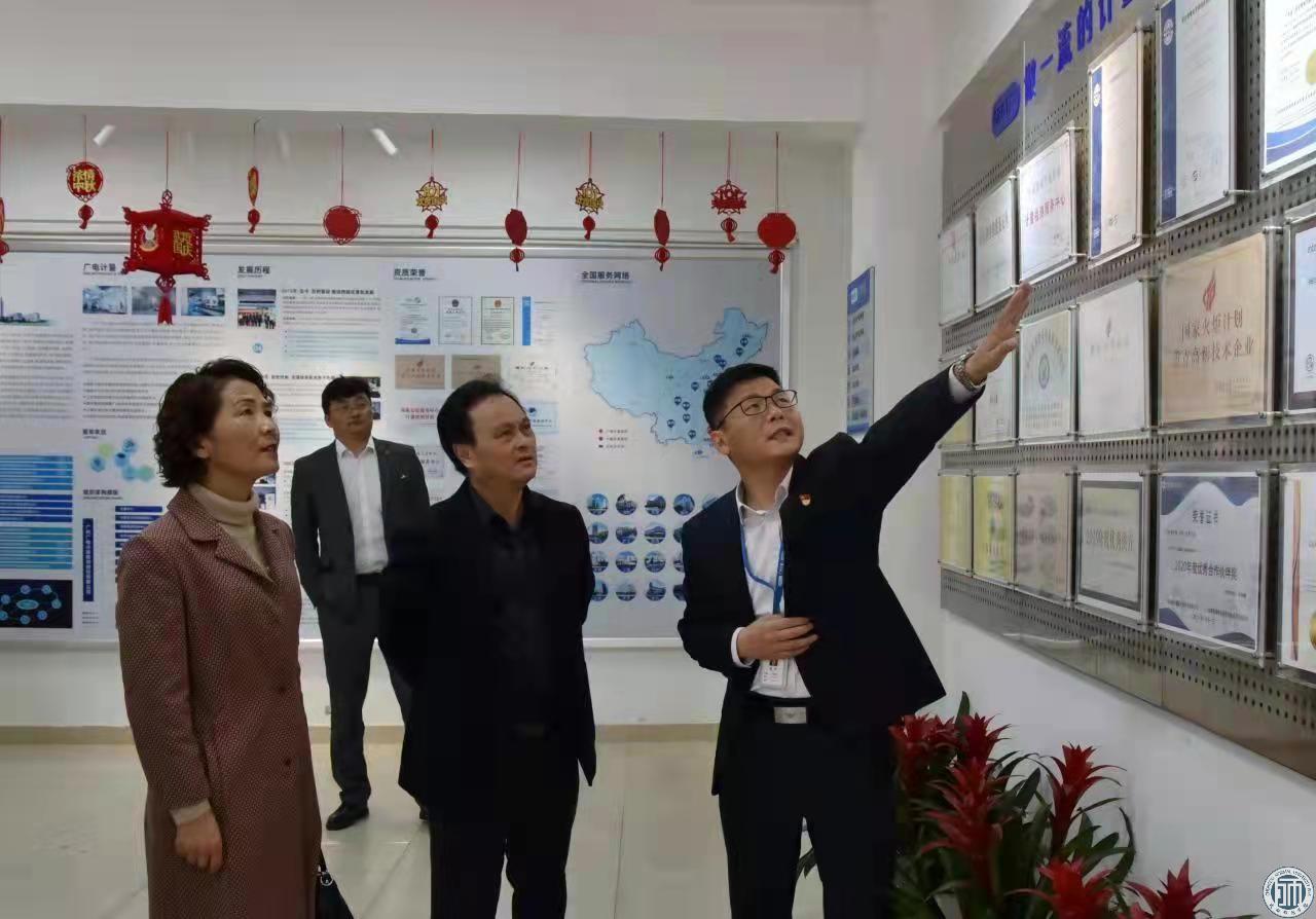 学校党委书记王万民一行赴广电计量检测（成都）有限公司开展“访企拓岗促就业”专项行动